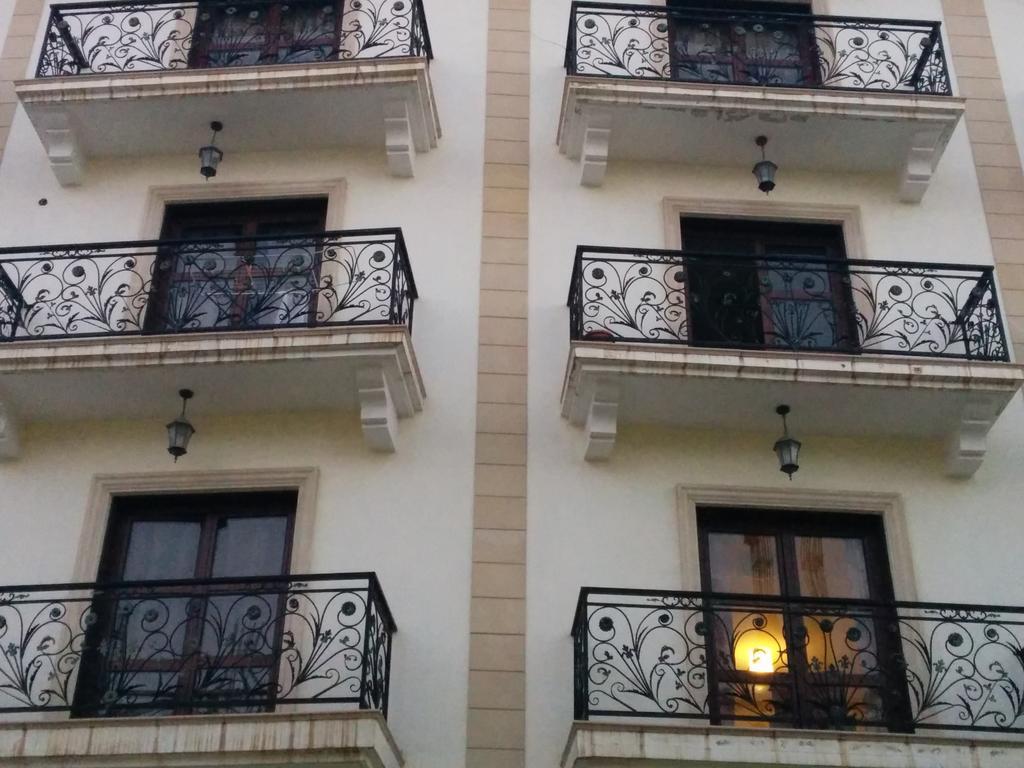 Lakis Court Daire Larnaca Dış mekan fotoğraf